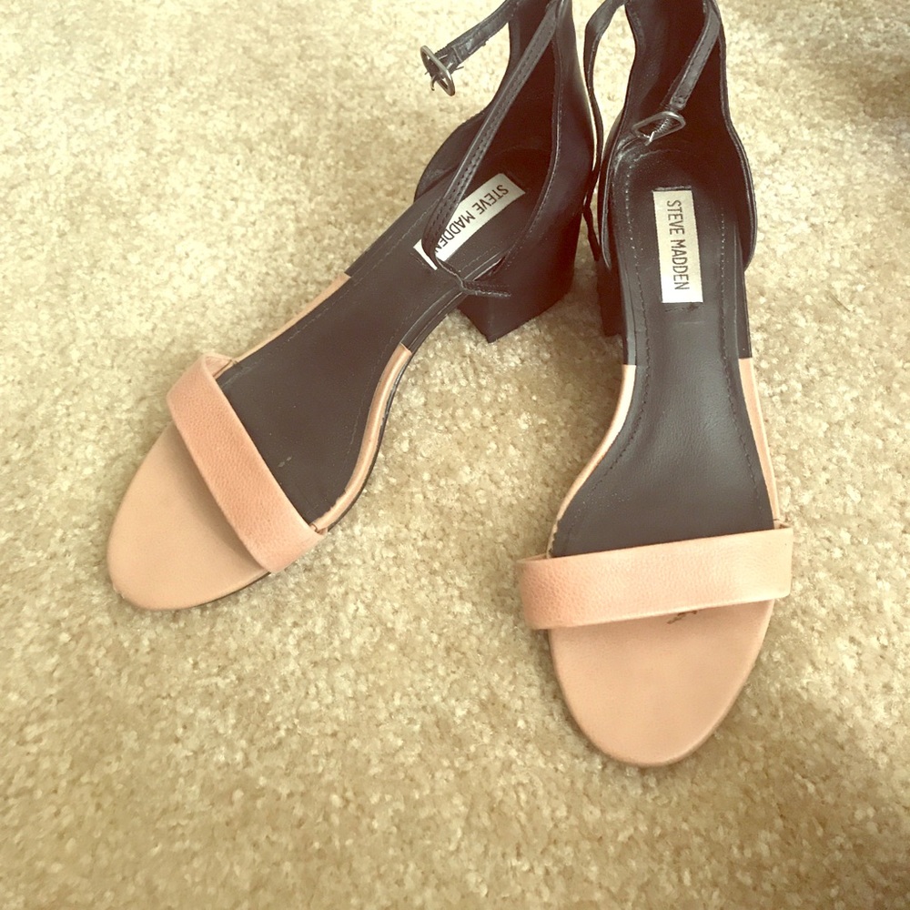 Steve Madden two toned sandals